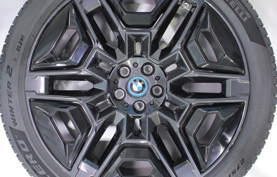BMW BMW iX i20 1025M 22 inch velgen Pirelli Winterbanden Nieuw Origineel