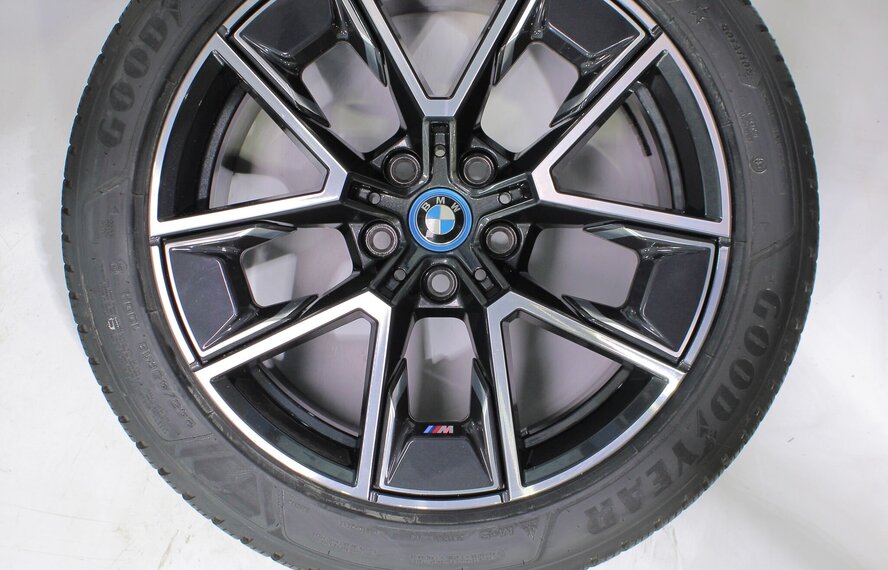 BMW BMW 4 serie i4 G26 858M 18 inch velgen Goodyear Winterbanden Nieuw Origineel