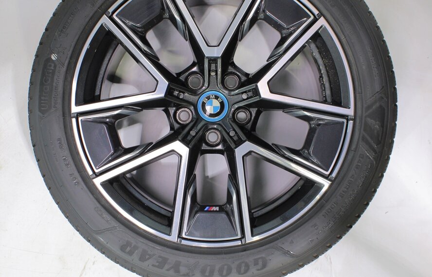 BMW BMW 4 serie i4 G26 858M 18 inch velgen Goodyear Winterbanden Nieuw Origineel