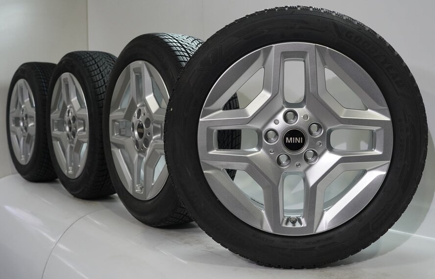 Mini Mini J05 Aceman 17 inch velgen Goodyear Winterbanden Nieuw Origineel