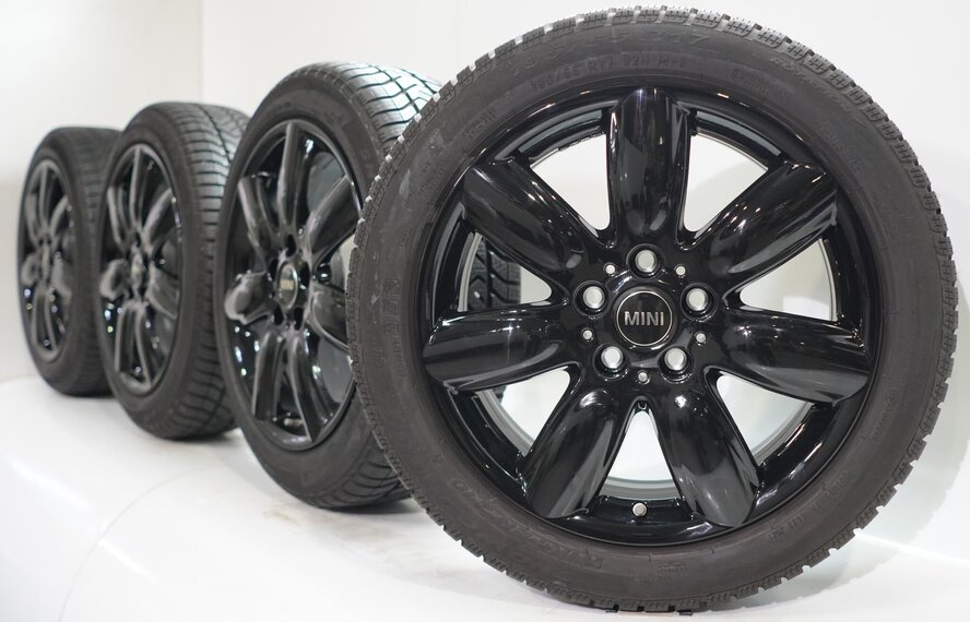 Mini Mini Clubman F54 528 17 inch velgen Pirelli Winterbanden Origineel