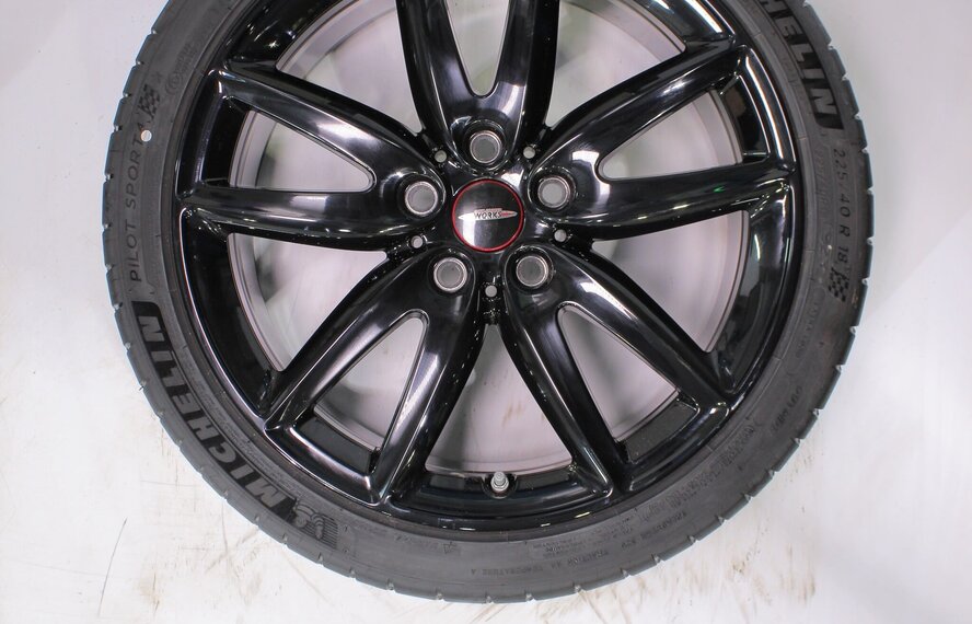 Mini Mini Clubman F54 JCW815 18 inch velgen Michelin Zomerbanden Origineel