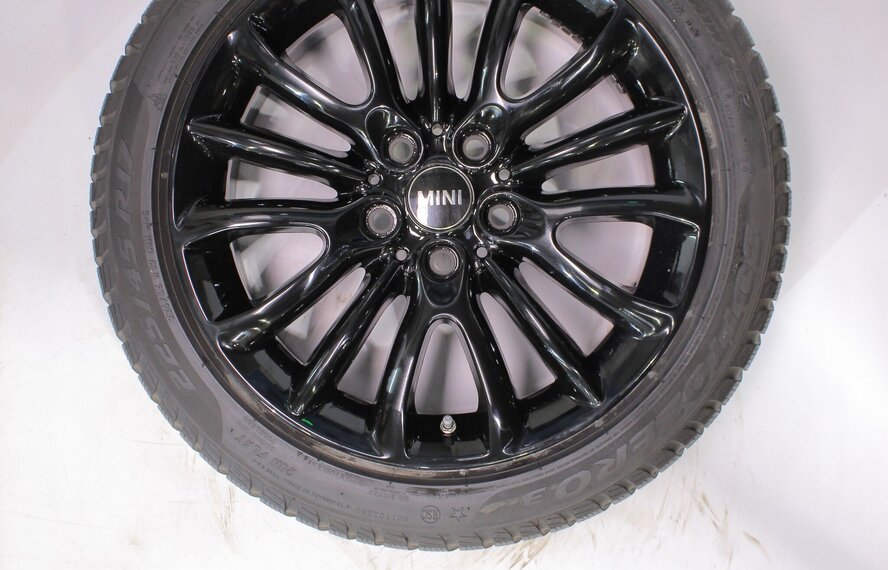 Mini Mini Clubman F54 519 17 inch velgen Pirelli Runflat Winterbanden Origineel