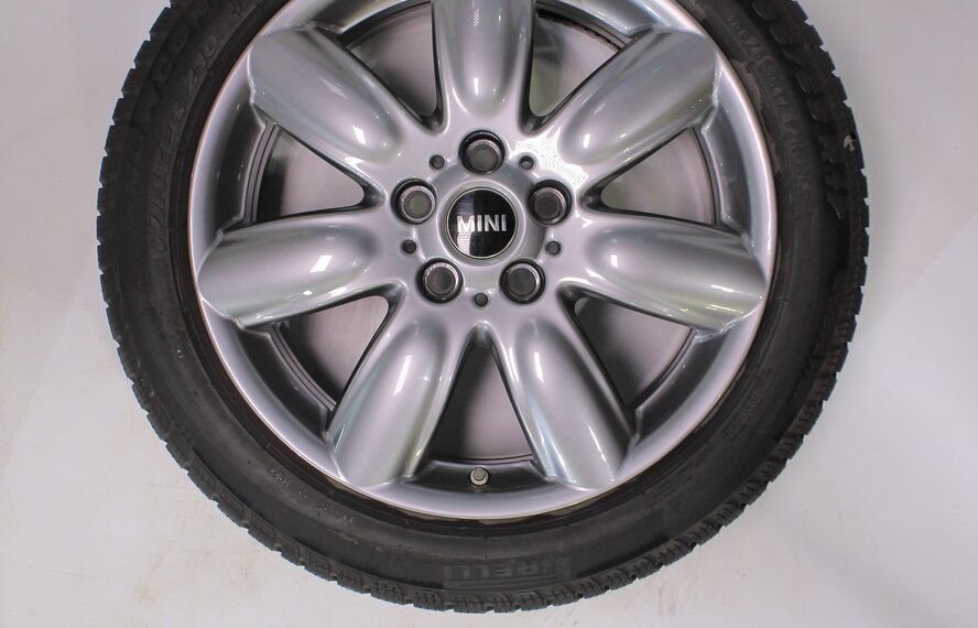 Mini Mini Clubman F54 528 17 inch velgen Pirelli Winterbanden Origineel