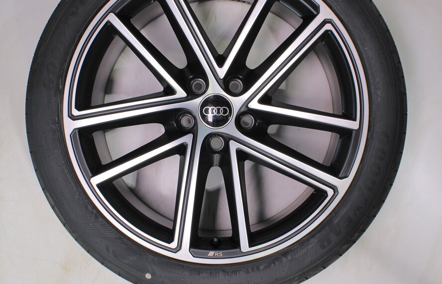Audi Audi A5 S5 B10 19 inch velgen Goodyear Zomerbanden Nieuw Origineel
