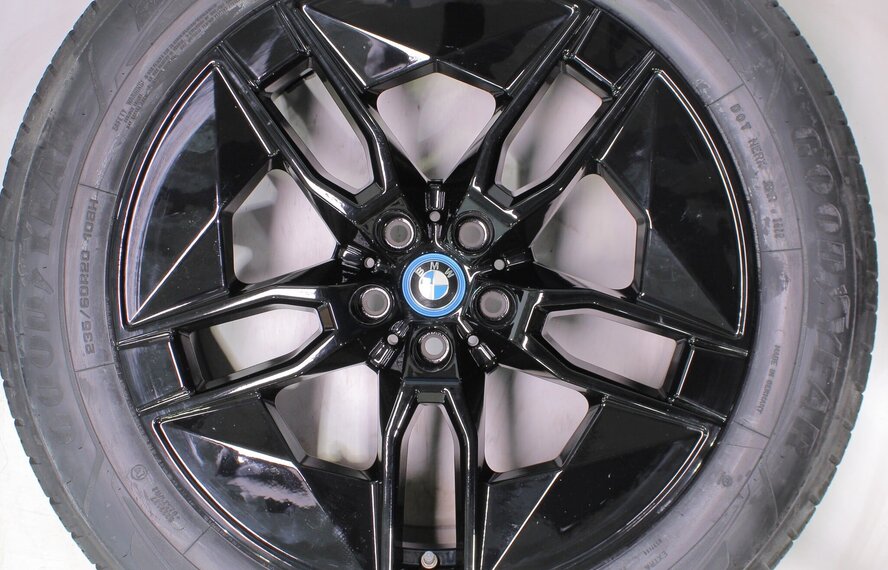 BMW BMW iX i20 1002 20 inch velgen Goodyear Winterbanden Nieuw Origineel