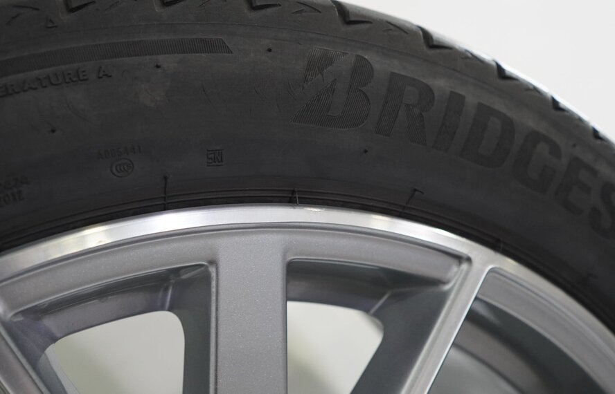 Audi Audi e-tron GE Q8 e-tron 21 inch velgen Bridgestone Zomerbanden Origineel
