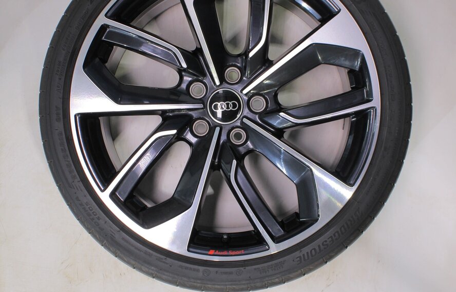 Audi Audi A3 S3 8Y 8V 19 inch velgen Bridgestone Zomerbanden Origineel