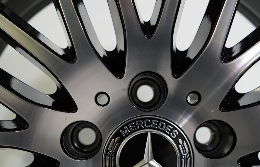 Mercedes Mercedes C-Klasse C206 S206 W206 18 inch velgen Goodyear Winterbanden Origineel