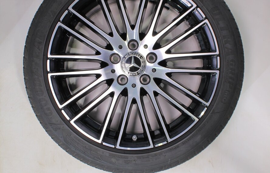 Mercedes Mercedes C-Klasse C206 S206 W206 18 inch velgen Goodyear Winterbanden Origineel