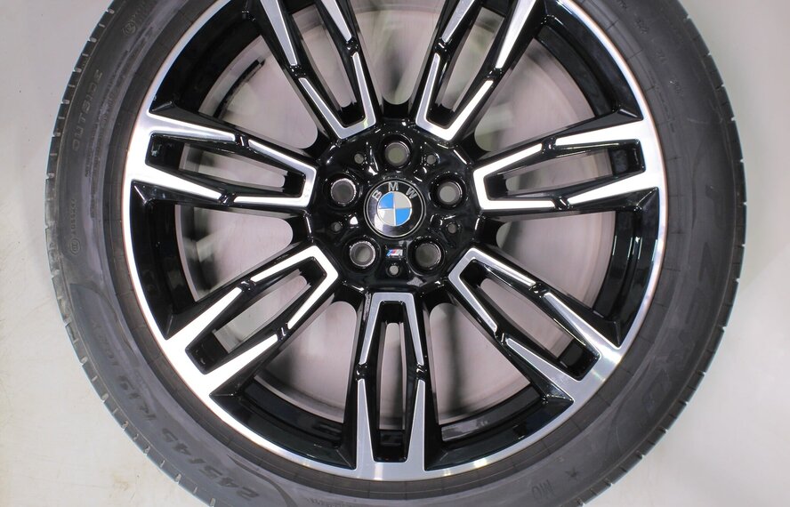 BMW BMW 5 serie i5 G60 G61 935M 19 inch velgen Pirelli Zomerbanden Nieuw Origineel