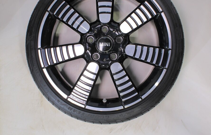 Mini Mini Cooper / S / One / Cabrio F55 F56 F57 900 18 inch velgen Goodyear Runflat Zomerbanden Nieuw Origineel