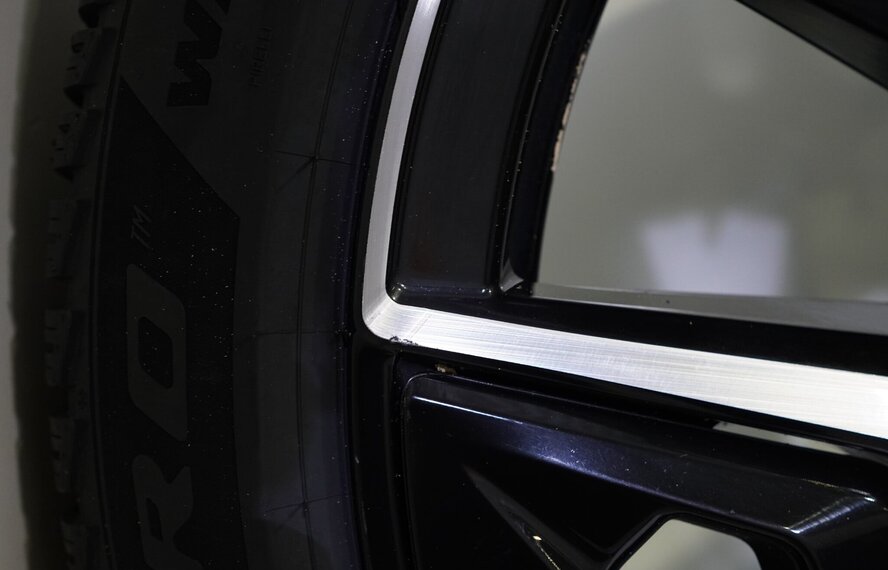 BMW BMW XM G09 922M 22 inch velgen Pirelli Winterbanden Nieuw Origineel