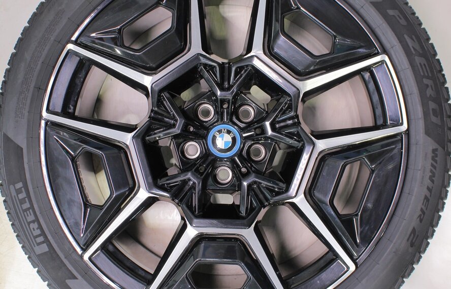 BMW BMW XM G09 922M 22 inch velgen Pirelli Winterbanden Nieuw Origineel