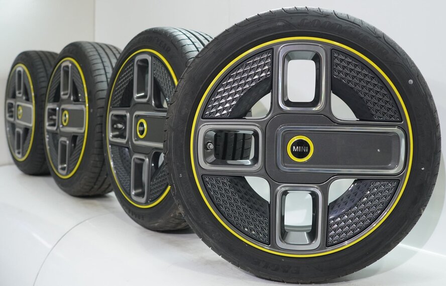 Mini Mini Cooper / S / One / Cabrio F55 F56 F57 737 17 inch velgen Goodyear Zomerbanden Nieuw Origineel
