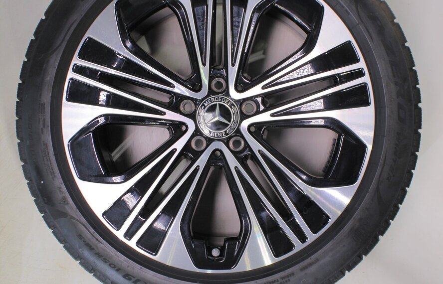Mercedes Mercedes E-Klasse W214 19 inch velgen Pirelli Winterbanden Origineel