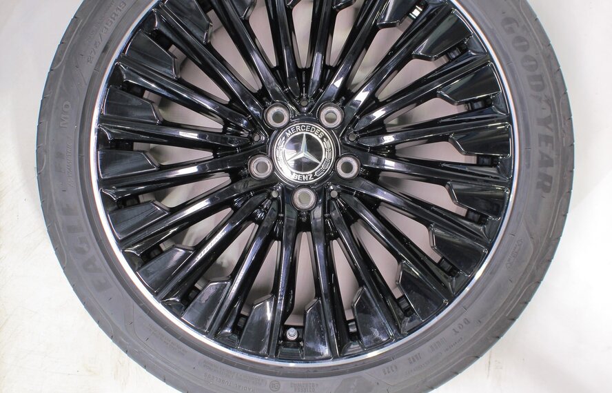 Mercedes Mercedes CLE W236 19 inch velgen Goodyear Zomerbanden Origineel