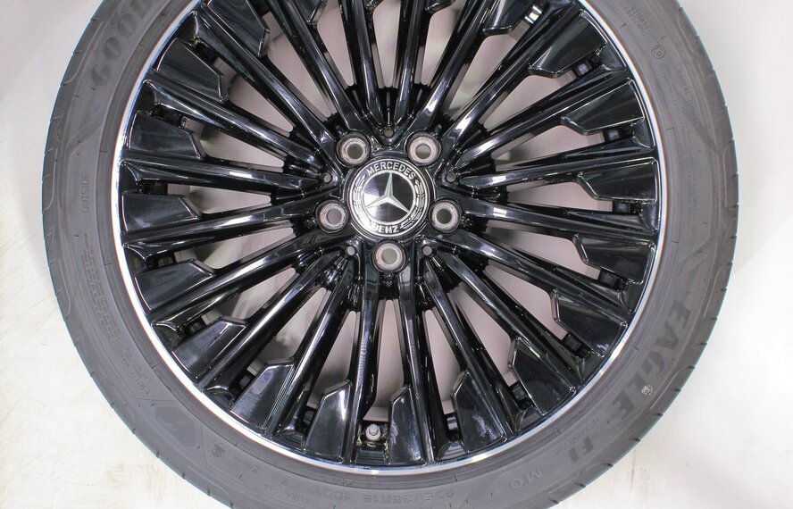 Mercedes Mercedes CLE W236 19 inch velgen Goodyear Zomerbanden Origineel