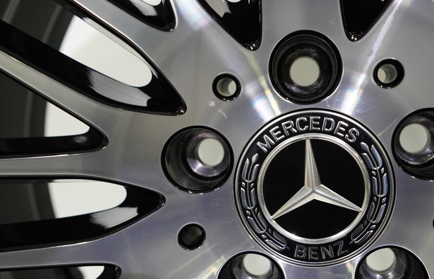 Mercedes Mercedes C-Klasse C206 S206 W206 18 inch velgen Goodyear Winterbanden Origineel