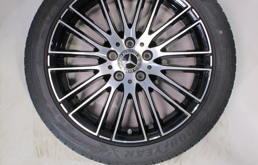 Mercedes Mercedes C-Klasse C206 S206 W206 18 inch velgen Goodyear Winterbanden Origineel