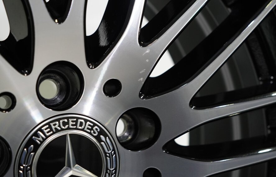 Mercedes Mercedes C-Klasse C206 S206 W206 18 inch velgen Goodyear Winterbanden Origineel