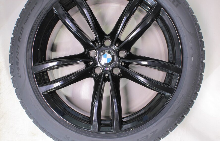 BMW BMW 5 serie i5 G60 G61 647M 19 inch velgen Pirelli Winterbanden Nieuw Origineel