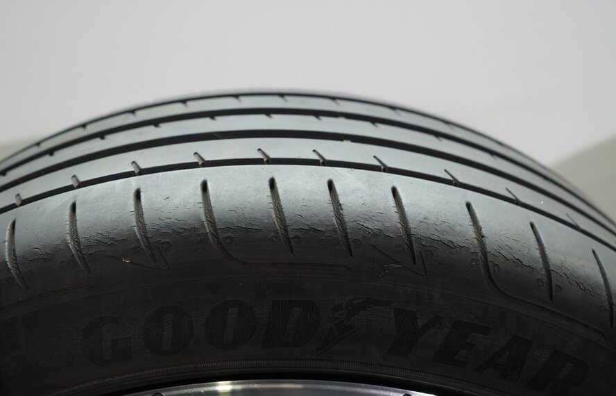 BMW BMW 2 serie U06 Active Tourer 839i 19 inch velgen Goodyear Zomerbanden Origineel