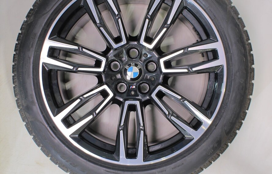 BMW BMW 5 serie i5 G60 G61 935M 19 inch velgen Pirelli Winterbanden Nieuw Origineel
