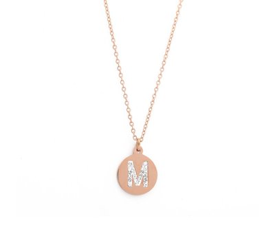 Ketting met letter Letter Ketting Crystal M rose goudkleurig van roestvrij staal.