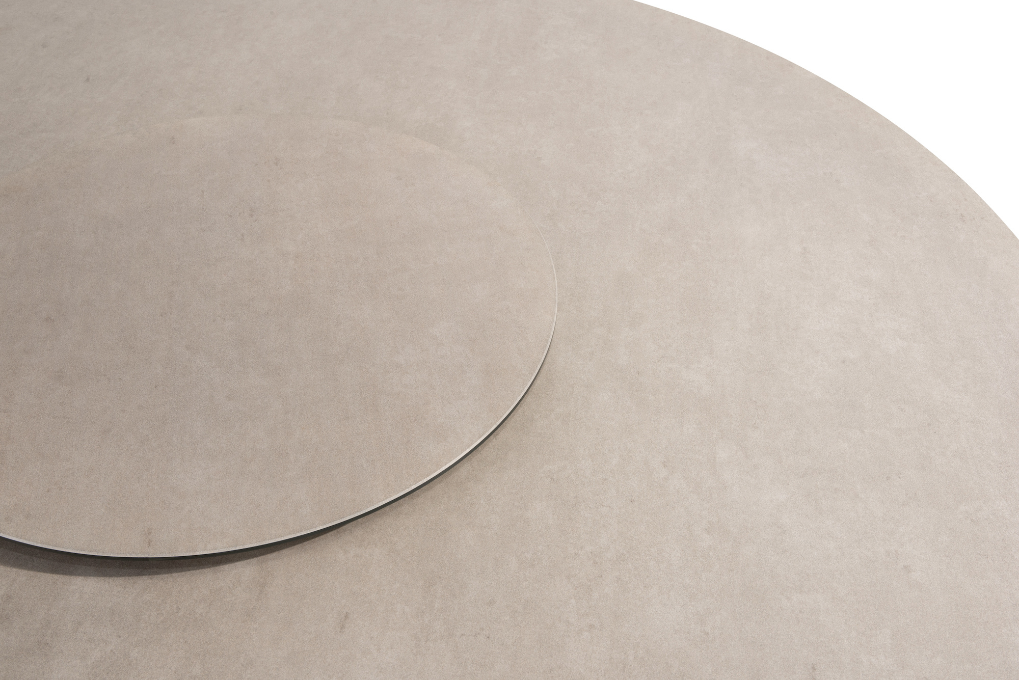 Donato low dining eettafel 160 cm. Ø met geprint keramiek tafelblad