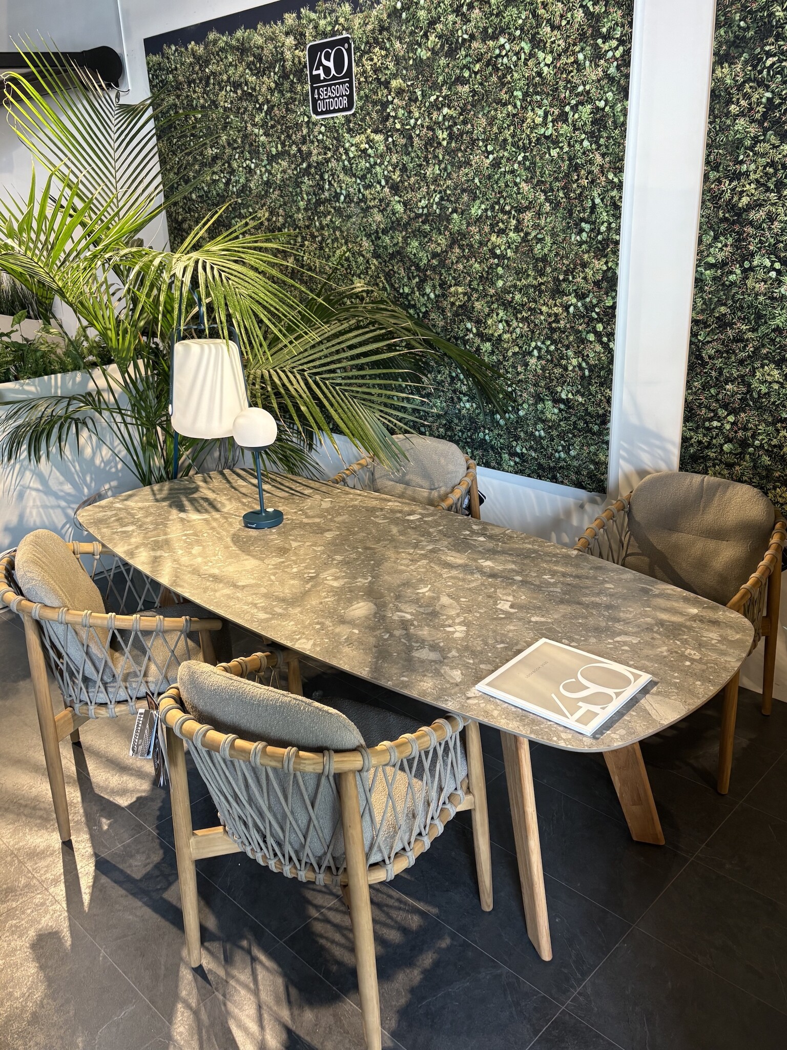 Showroom sale Montana tuintafel + Nora tuinstoel