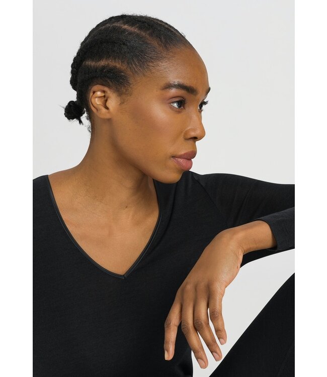 Woolen Silk Long Sleeve V-Neck Black (071418)