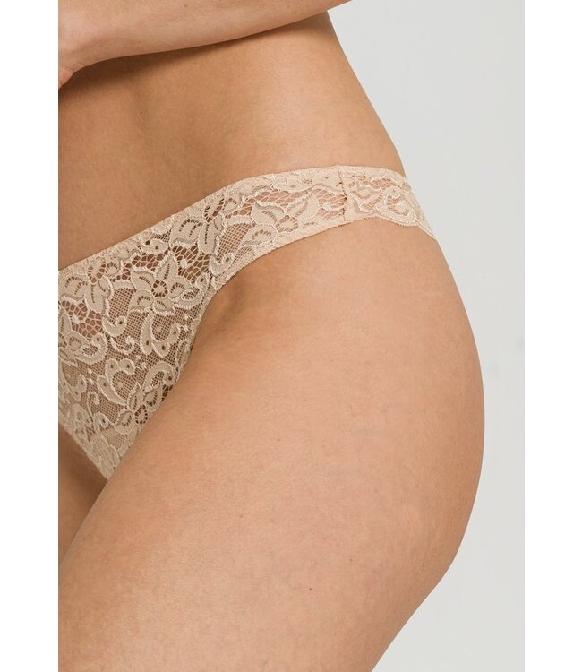 Moments Lace Thong Beige (071507)