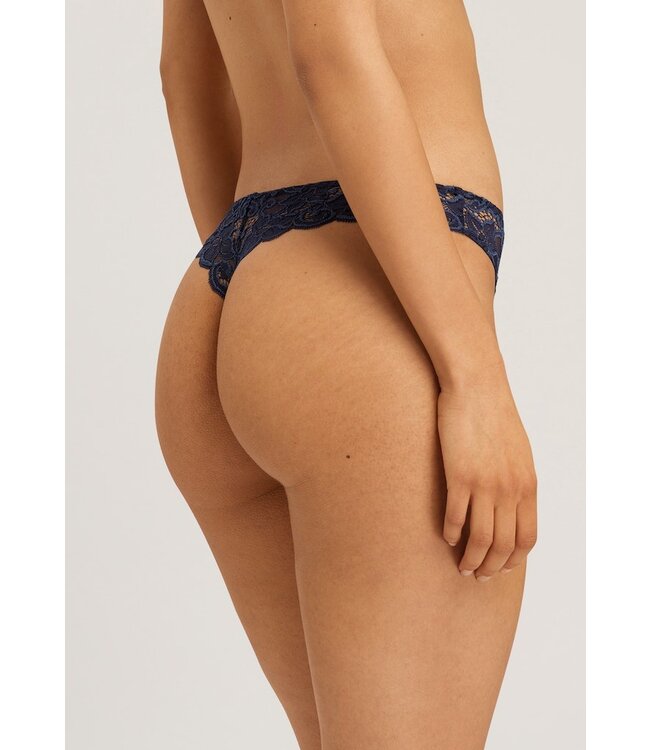 Hanro Moments Thong Deep Navy (071507)
