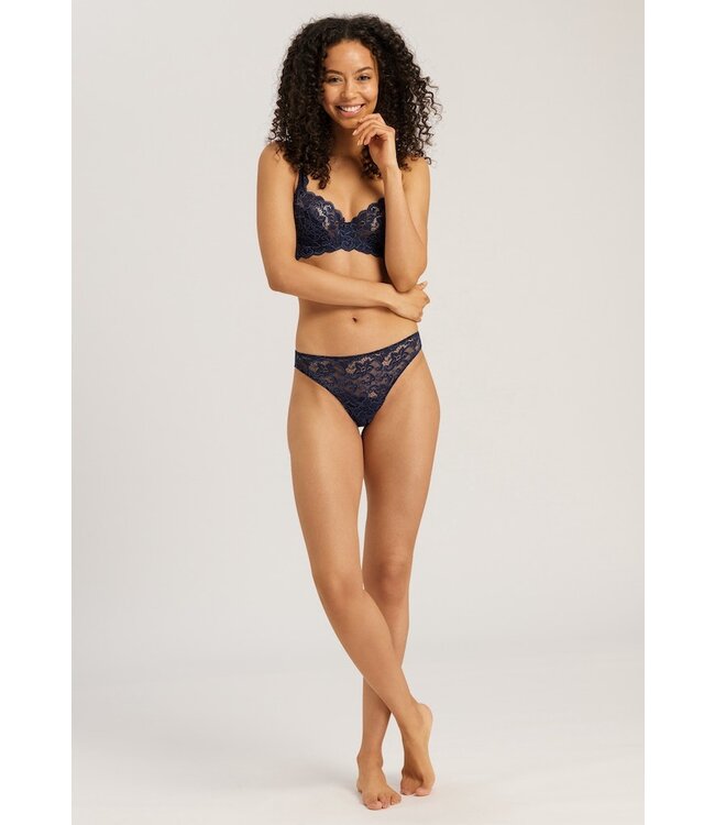 Hanro Moments Thong Deep Navy (071507)
