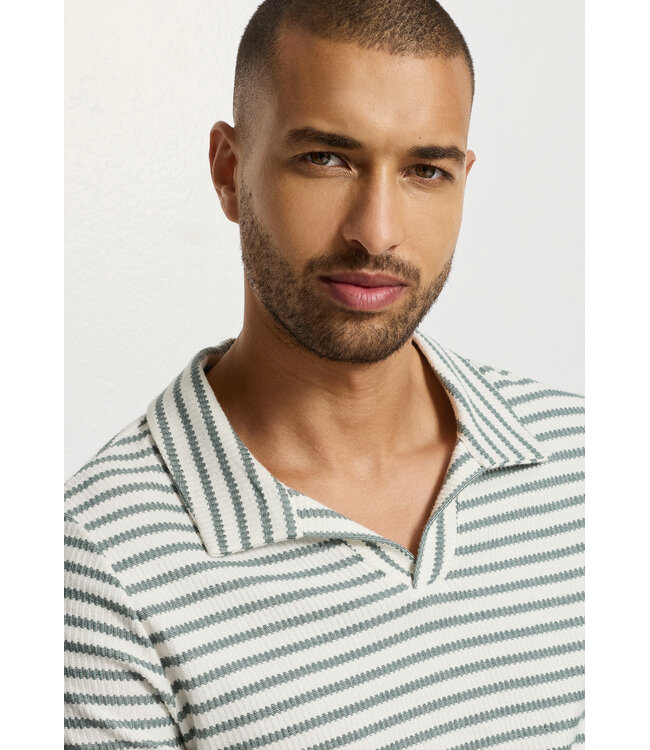 Hanro Travelwear  Shirt V-Neck Studio Green Stripes (075865)