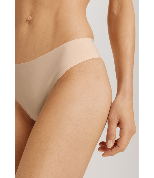 Hanro Invisible Touch Thong Beige (071140)
