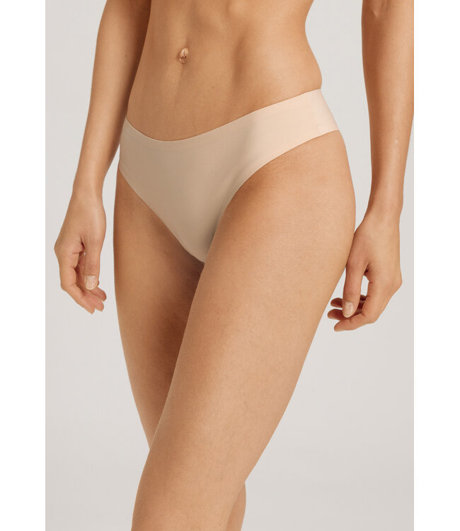 Hanro Invisible Touch Thong Beige (071140)