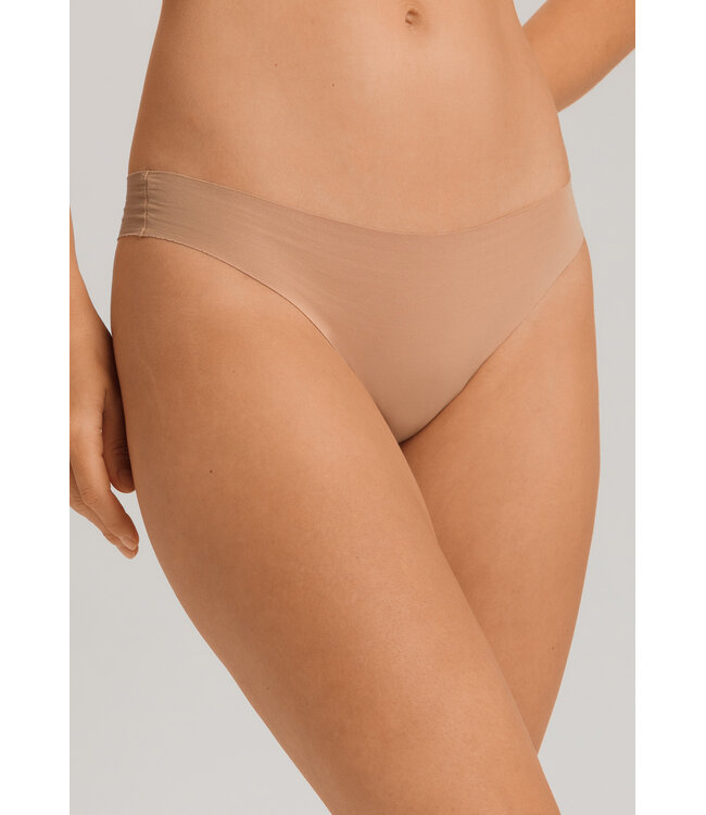 Hanro Invisible Cotton Thong Beige (071225)