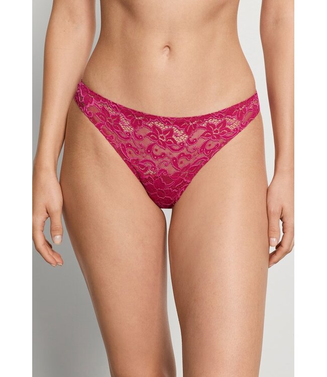 Hanro Moments Lace Thong Light Sangria (071507)