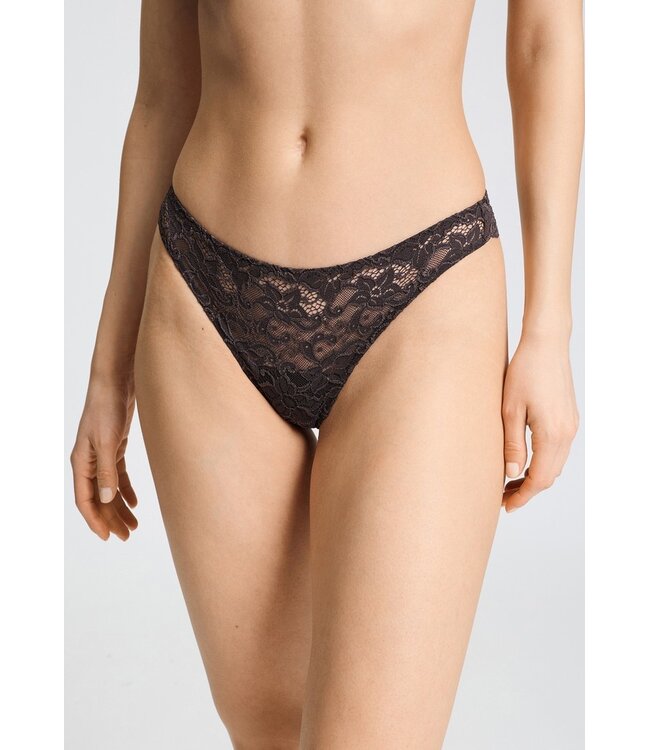 Hanro Moments Lace Thong Dark Mocha (071507)