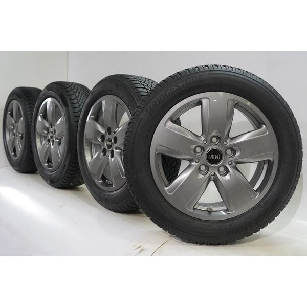 BMW BMW 1 2 serie F40 F44 2 serie Gran Coupe 517 16 inch velgen Bridgestone Winterbanden Origineel