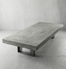 Beton-Tischplatte in Spachteltechnik – handgefertigt am Bodensee