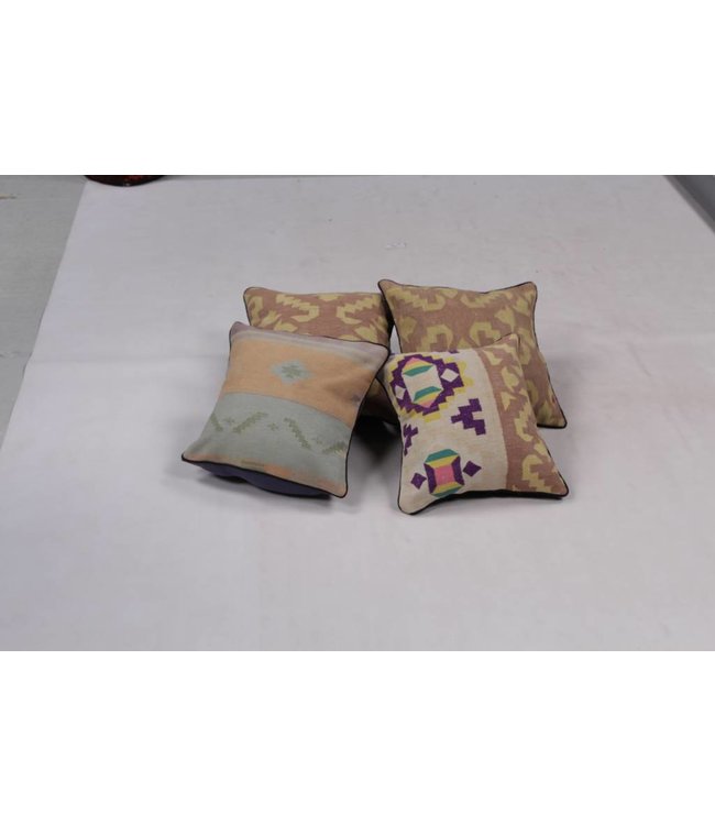 4x kelim kussens 40x40 cm met vulling