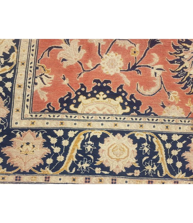 Handwoven Sumak kilim rug 361x269 cm