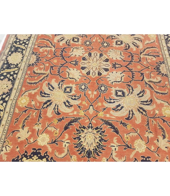 Handwoven Sumak kilim rug 361x269 cm