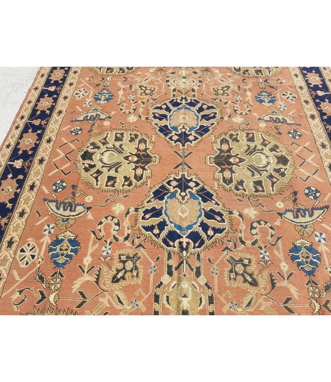 Handwoven Sumak kilim rug 282x236 cm