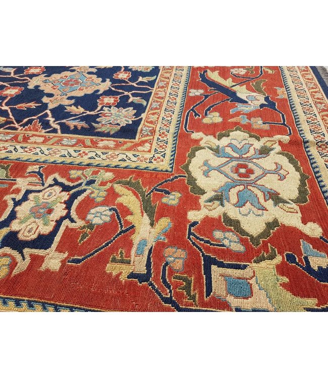 Handwoven Sumak kilim rug 369x271 cm