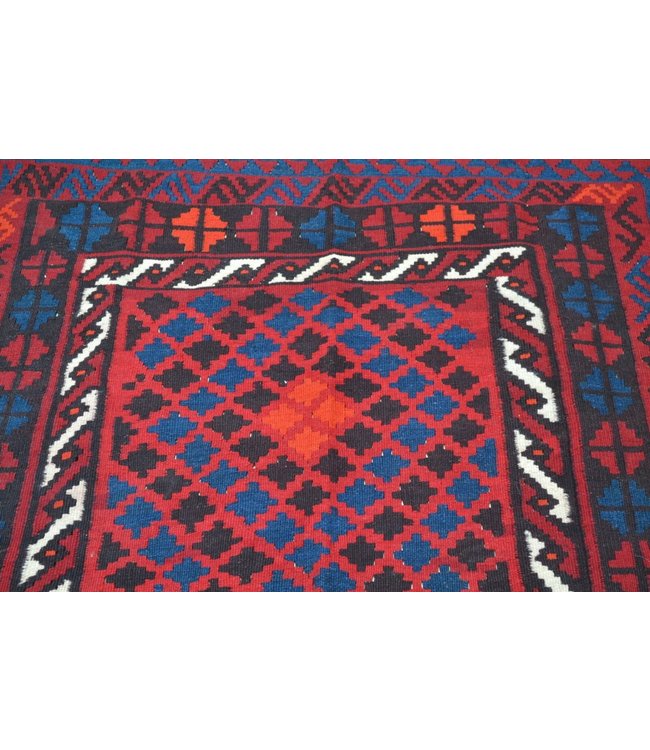 kelim rug  212 x 136 cm (6'11 x 4'5) feet
