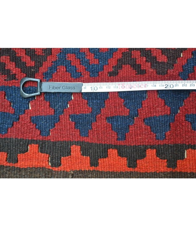 kelim rug  212 x 136 cm (6'11 x 4'5) feet